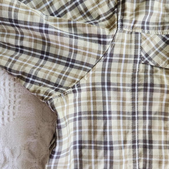 Handsome Columbia Plaid Short Sleeve Shirt XL Two Front Pockets Vented Back - Picture 3 of 8